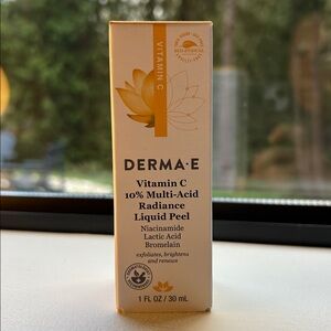 Brand New In box Derma E Vitamin C Multi-acid Radiance liquid peel